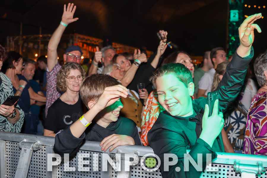 Publiek    Bezoekers (193)